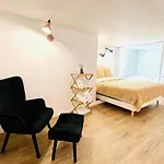 Duplex-Ceiling Height 1,9M-Free Private Parking-Self Check In !! Duplex Climatise-Hauteur Sous Plafond 1,9M-Parking Prive Gratuit-Arrivee Autonome !!